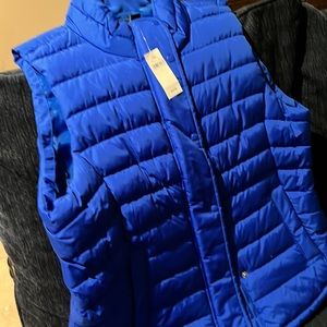 GAP WOMEN’S WINTER VEST SIZE L NWT
